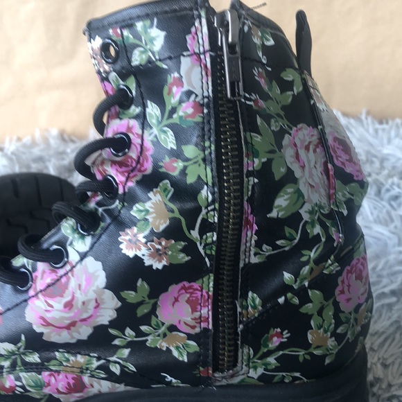 Mossimo boots - Picture 4 of 5